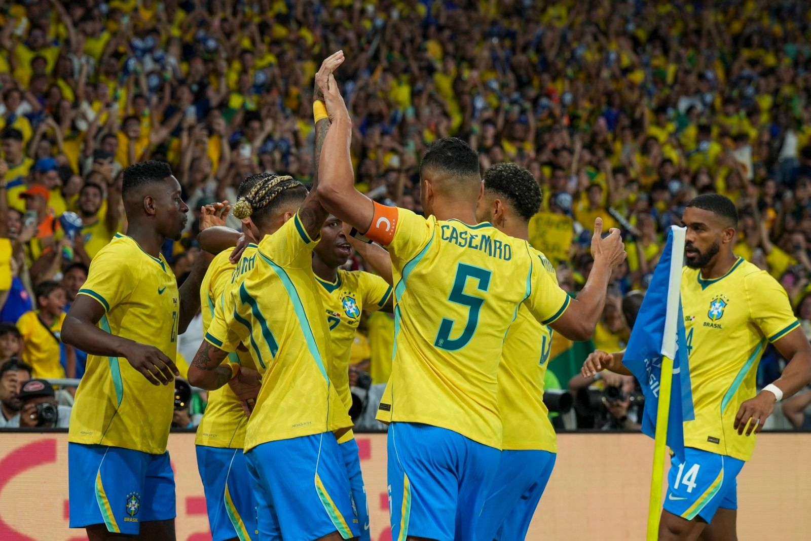 Brasil goleia Panamá por 6 a 2 no Maracanã em despedida da torcida antes da Copa do Mundo Brasil goleia Panamá por 6 a 2 no Maracanã em despedida da torcida antes da Copa do Mundo