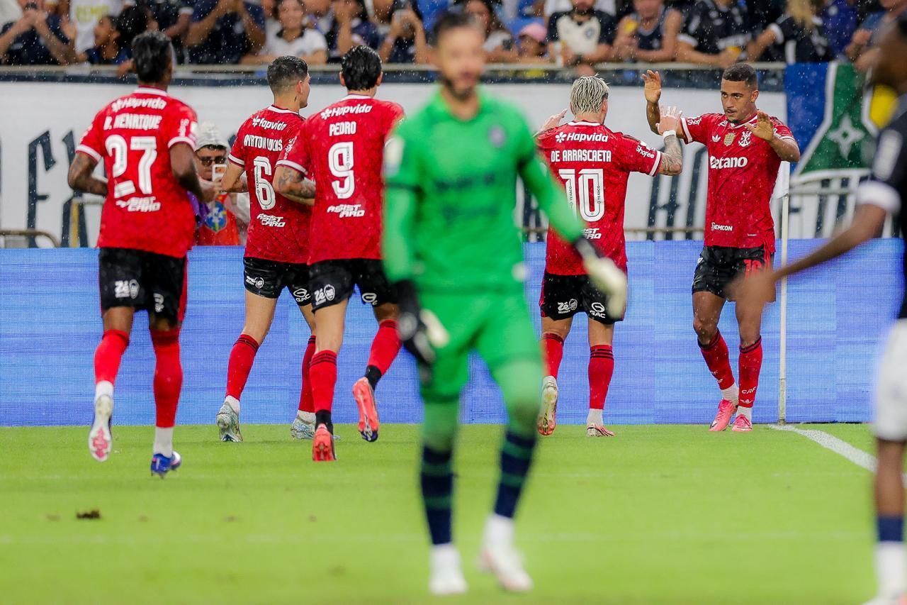 Flamengo abre vantagem sobre o Palmeiras após a 27ª rodada do Brasileirão
